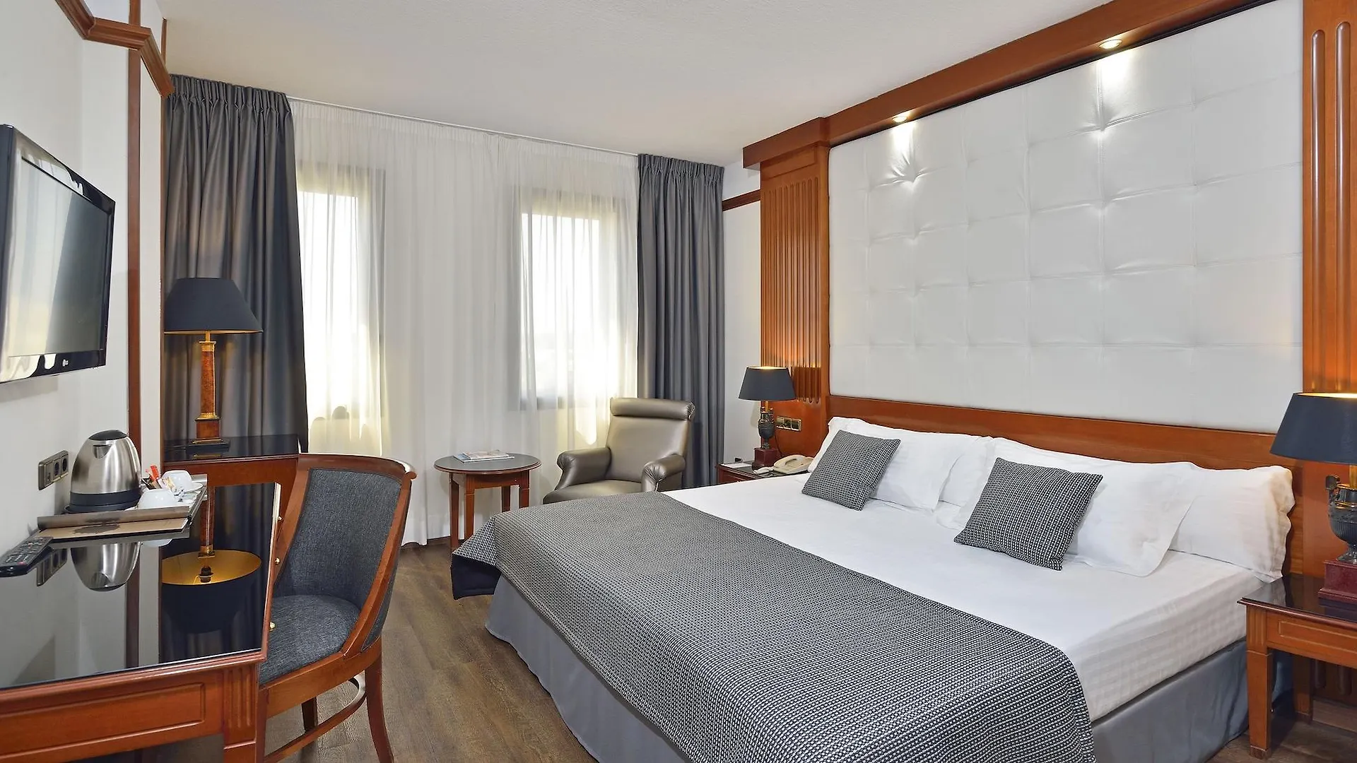 Best Western Premier Cmc Girona 4*,